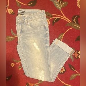 NWOT Women’s cropped jeans